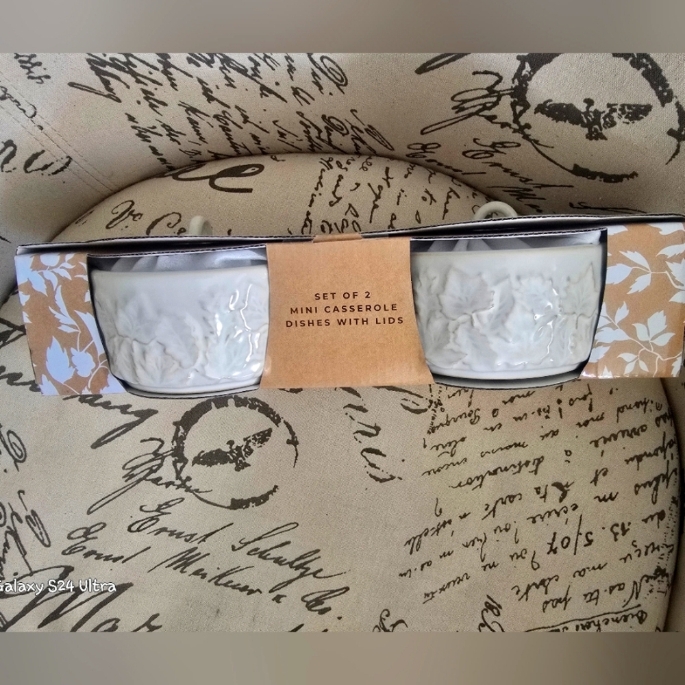 Harvest Falls 2 set Mini Leaf Design Casserole Dishes w/lids NIB 10oz each